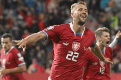 爱游戏新闻-土耳其队连续六场不败，锁定小组赛头名顿时晋级的简单介绍