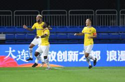 爱游戏官方登录入口-鲁能迎来两连胜，积分逐渐回升