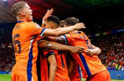 爱游戏入口-关于欧洲杯预选赛激情燃烧，赛场上掀起风云澎湃的信息