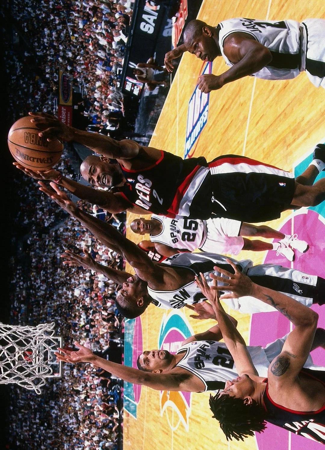 马刺主场胜掘金，取得两连胜