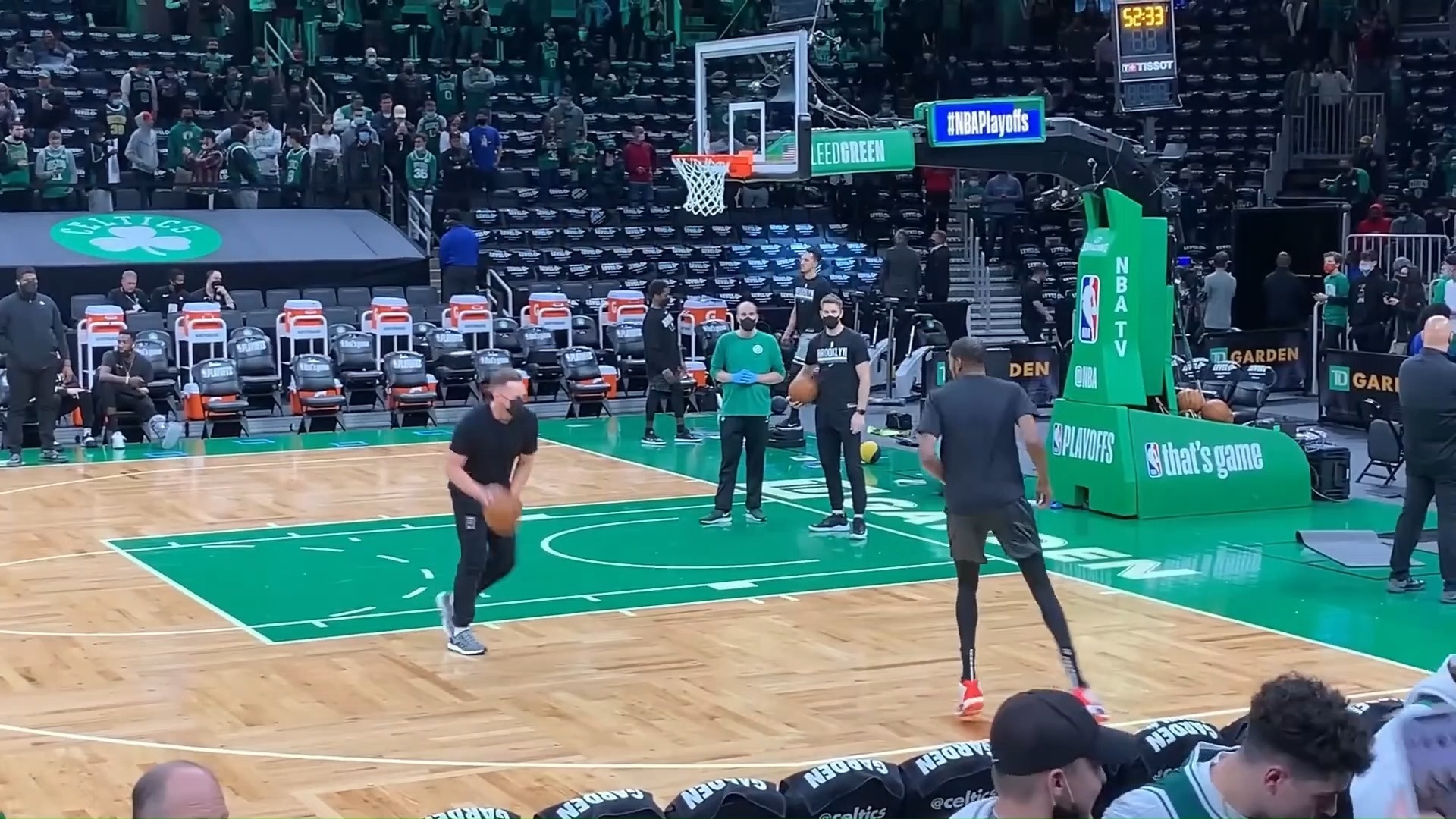 凯尔特人击败篮网，取得总比分2-0领先的简单介绍