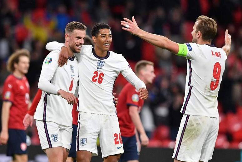 关于波兰英格兰对决，谁能笑到最后的信息