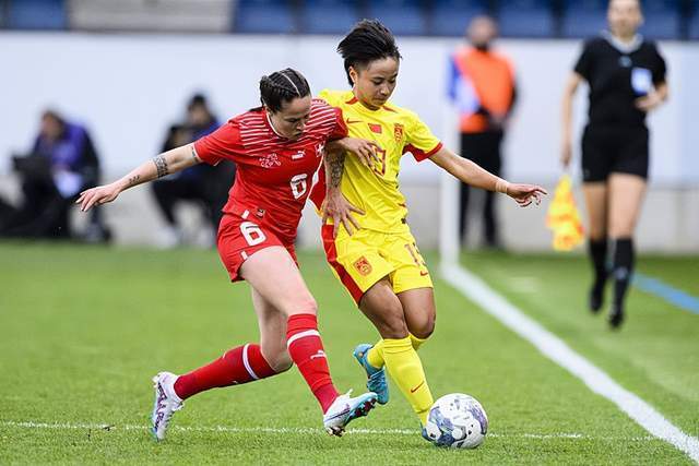 包含瑞士女足:战平厄瓜多尔的词条