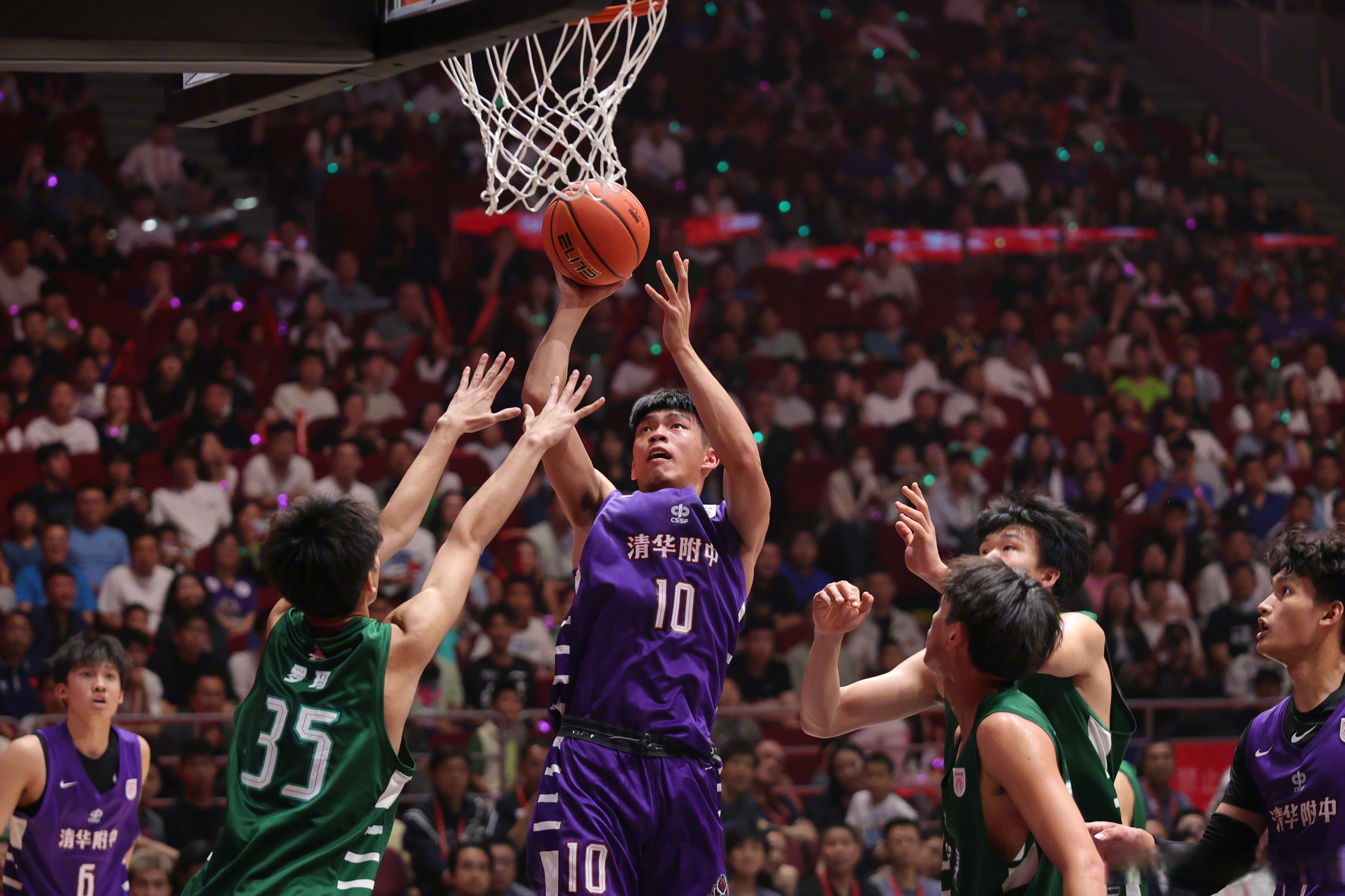 关于篮球比赛锋芒毕露，球队实力脱颖而出的信息