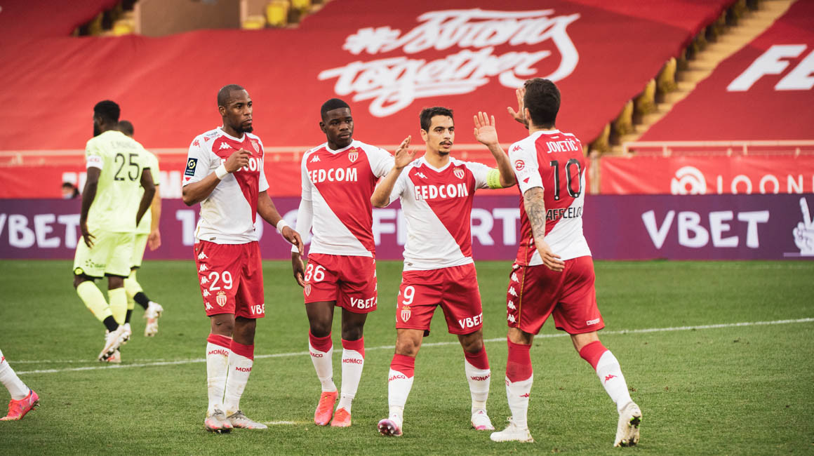 关于冠军争夺开花结果，法甲榜首战务艰难的信息