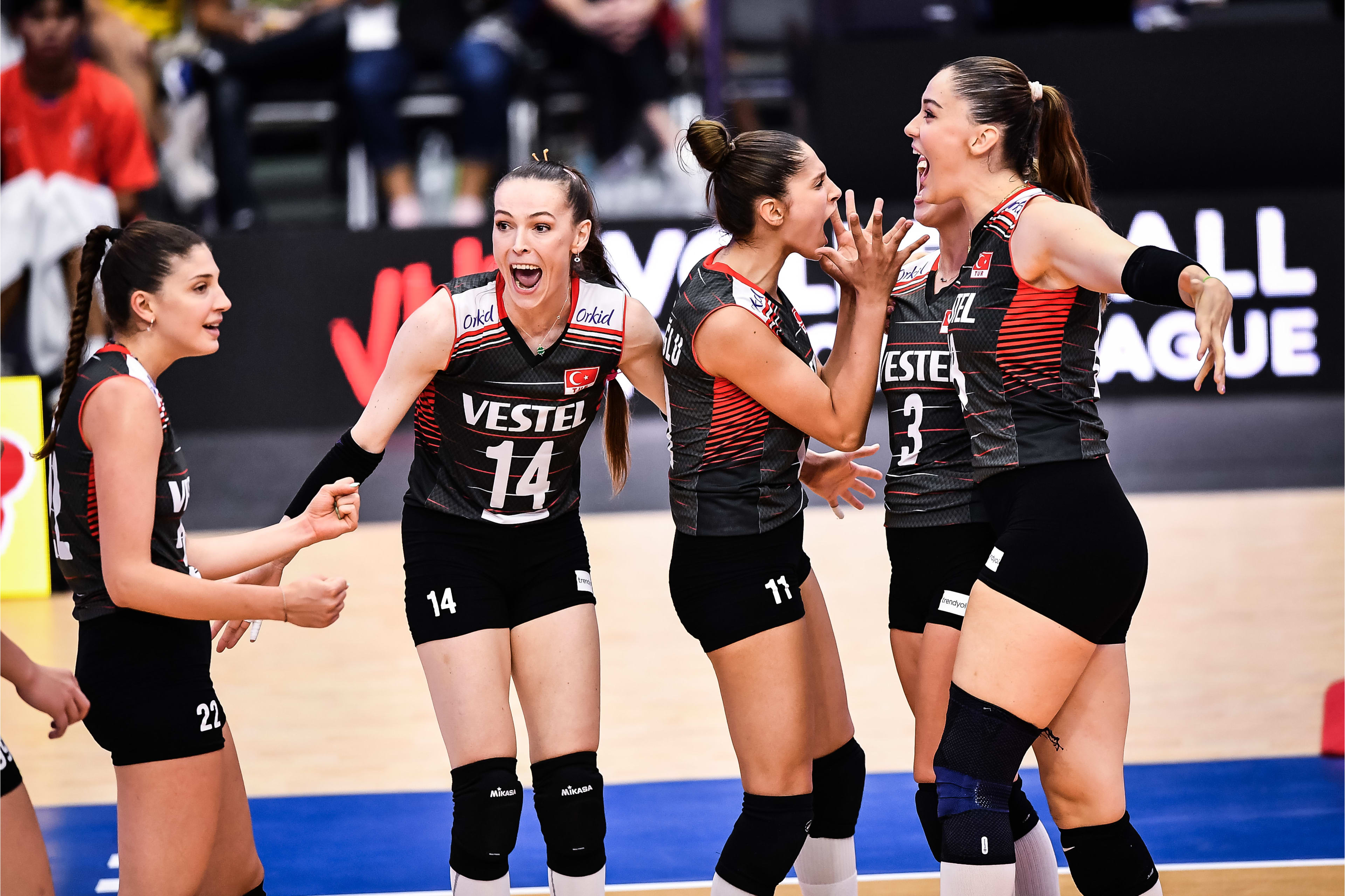 泰国球队惊艳表现，成功杀入淘汰赛的简单介绍